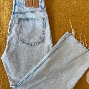 ZARA VIRAL JEANS - SIZE 4